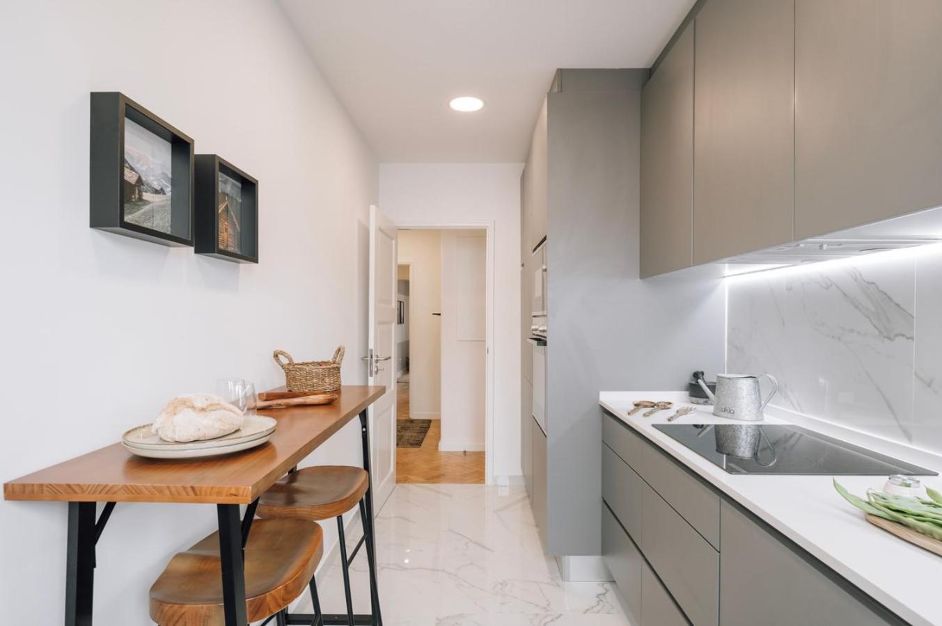 Rupit - 3 Bedrooms, Office And Terrace In Alvalade Apartamento Lisboa